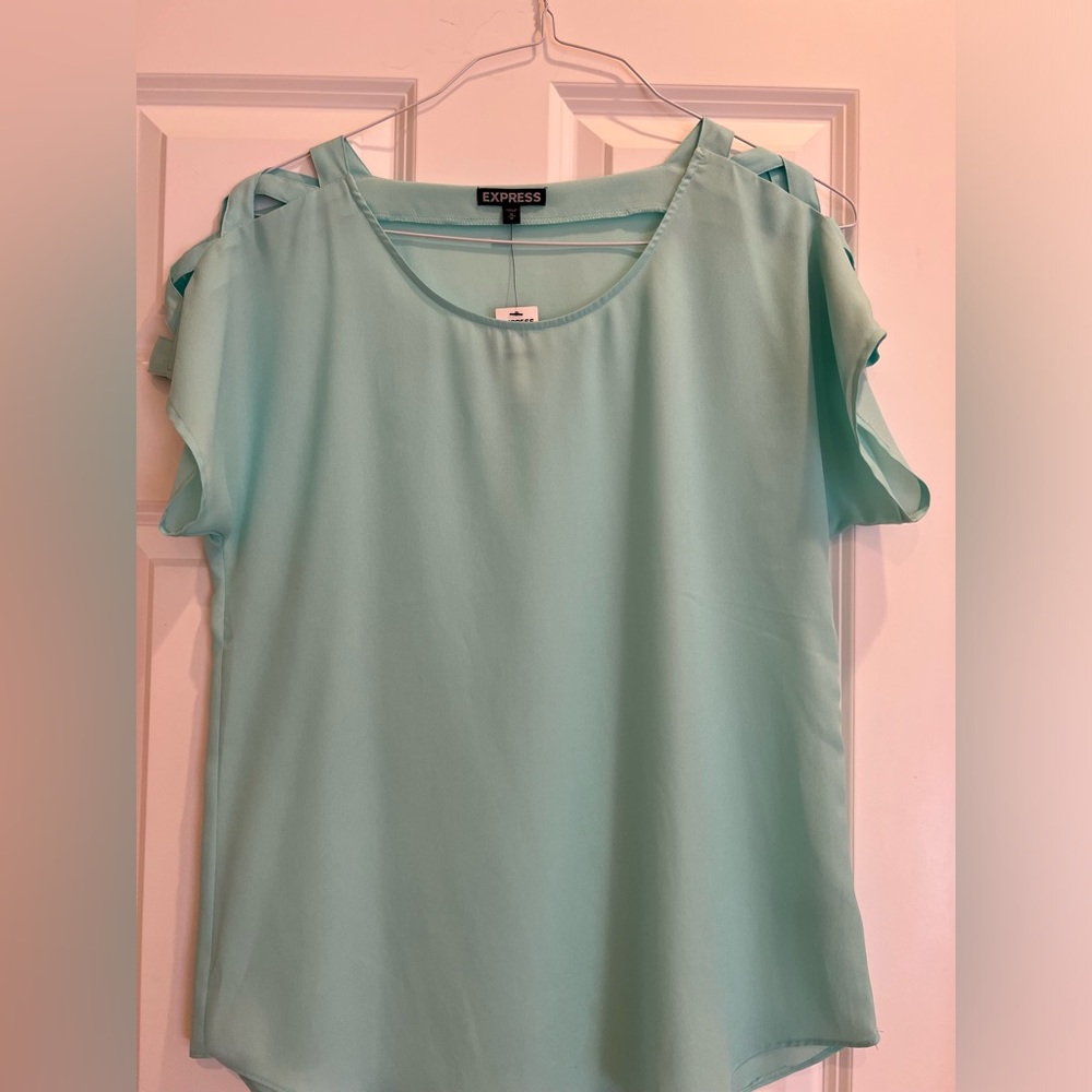 Express woman’s short sleeve top size medium